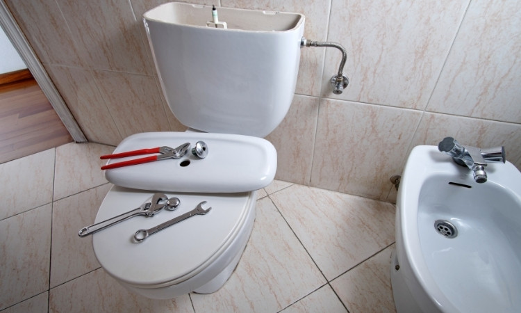 toilet flush insallation