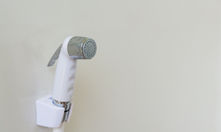 how to fix a leaking bidet spray